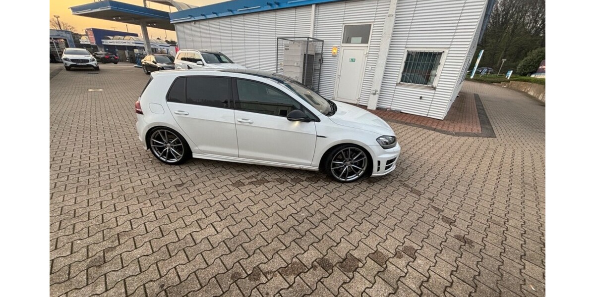 VW Golf 140.000 km 26.000 € Remscheid 42853