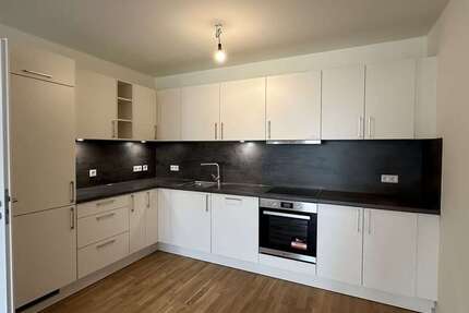 Wohnung zum Mieten in Rostock 1.480,96 € 113.92 m²