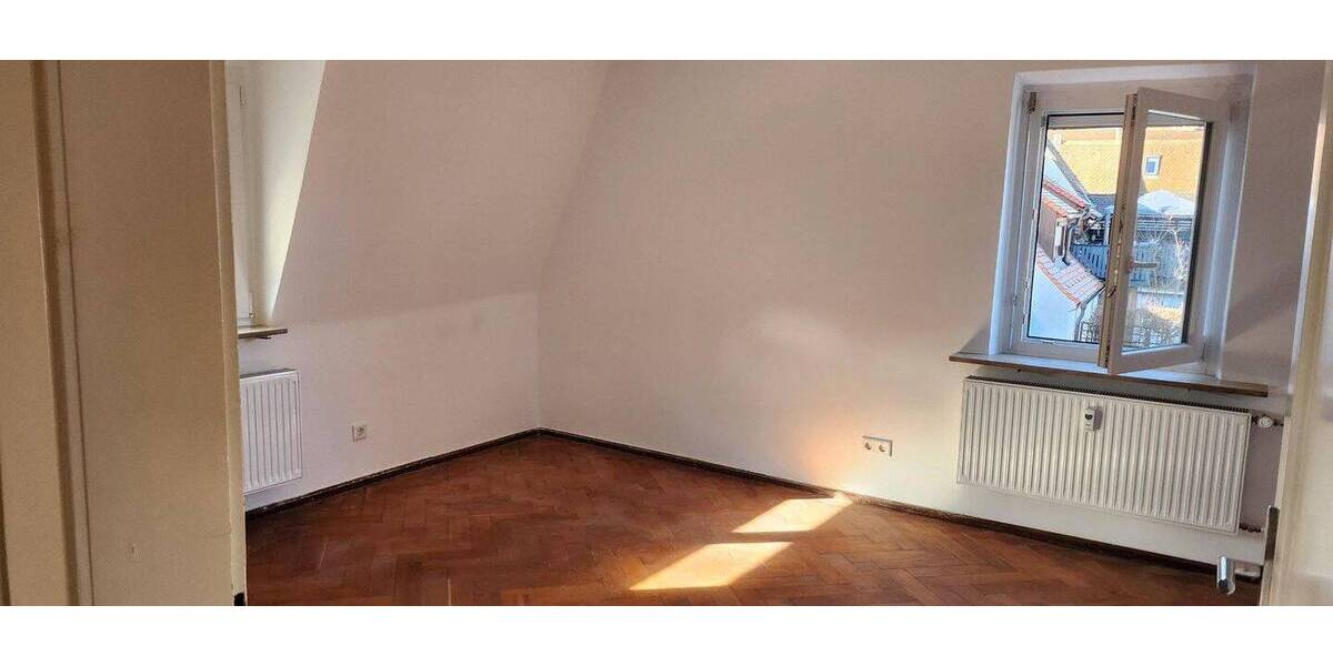 Etagenwohnung Erlangen Tennenlohe - 6 Zimmer, 125 m&sup2;, 1.250&euro; | Angebot:26871424