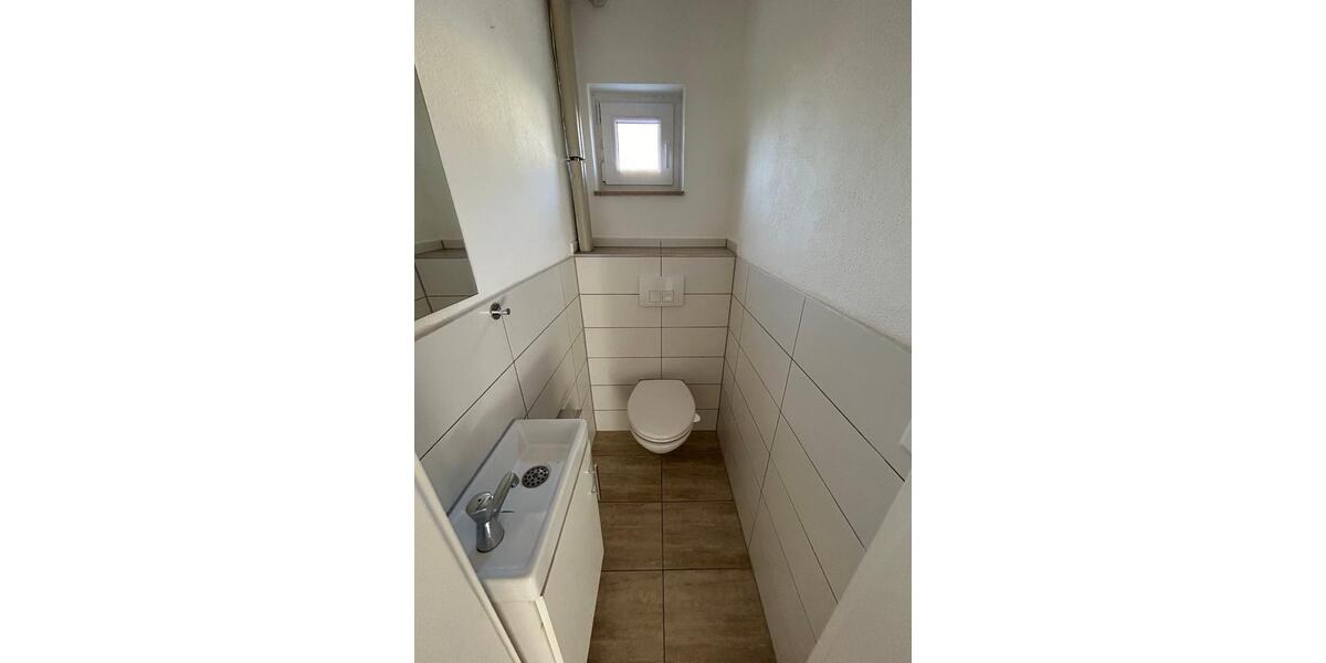 EINFAMILIENHAUS mit GARTEN und Garage zu vermieten 3 zimmer