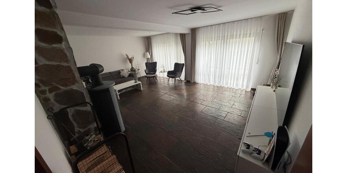 Traumhafte Doppelhaushälfte mit Garten in 91227 Leinburg 4 zimmer