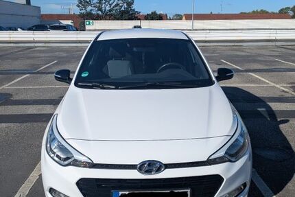 Hyundai i20 93.015 km 9.600 &euro; Leverkusen 51371