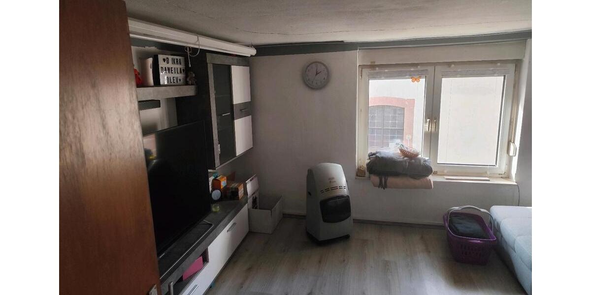 Einfamilienhaus Borken (Hessen) - 9 Zimmer, 156 m&sup2;, 75.000&euro; | Angebot:25279883