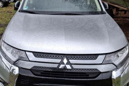Mitsubishi Plug-in Hybrid Outlander 70.000 km 18.190 &euro; Gütersloh 33334