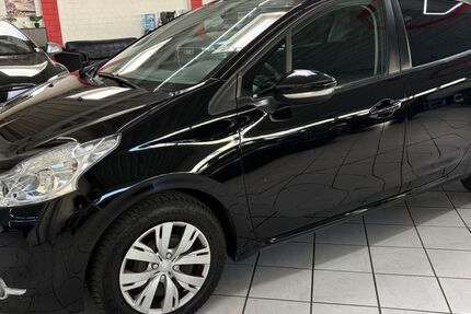 Peugeot 208 125.000 km 4.900 &euro; Leverkusen 51371