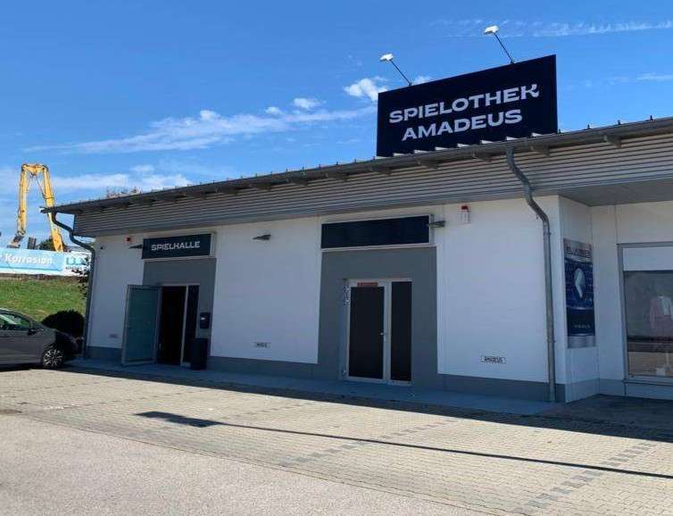 Halle in Denkendorf 1.000 € 125 m²