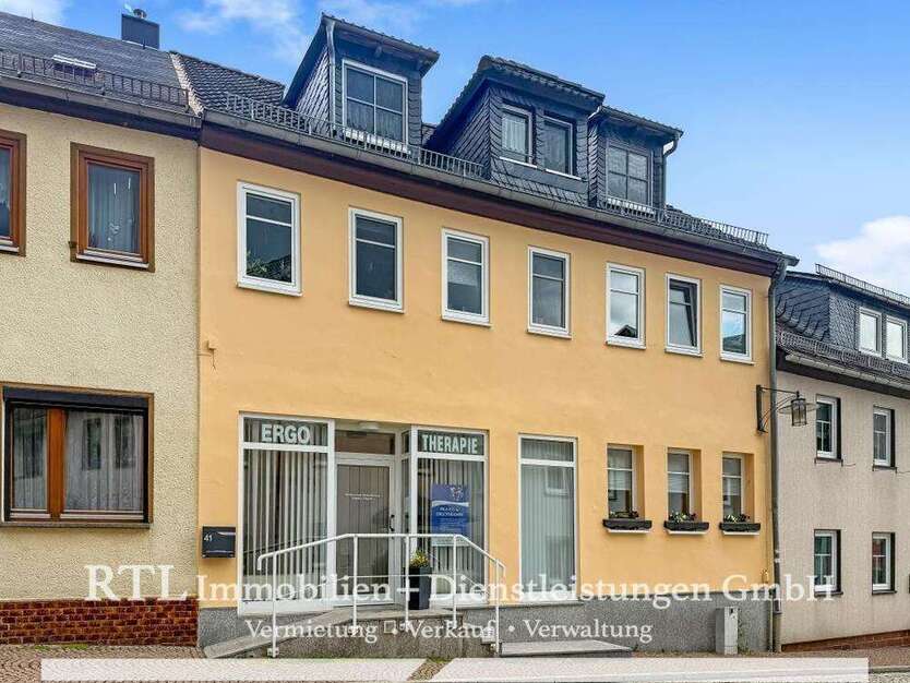 Haus zum Kaufen in Leutenberg 184.900 € 149 m²