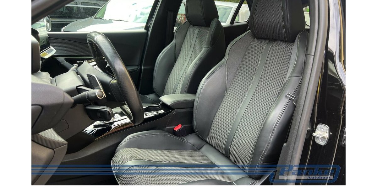 Peugeot 2008 GT 155 EAT8*Pano*LED*360°*TotWinkel*NAV* 36.726 km 20.990 € Berlin 13187