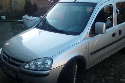 Opel Combo 114.000 km 5.300 &euro; Angern 39326