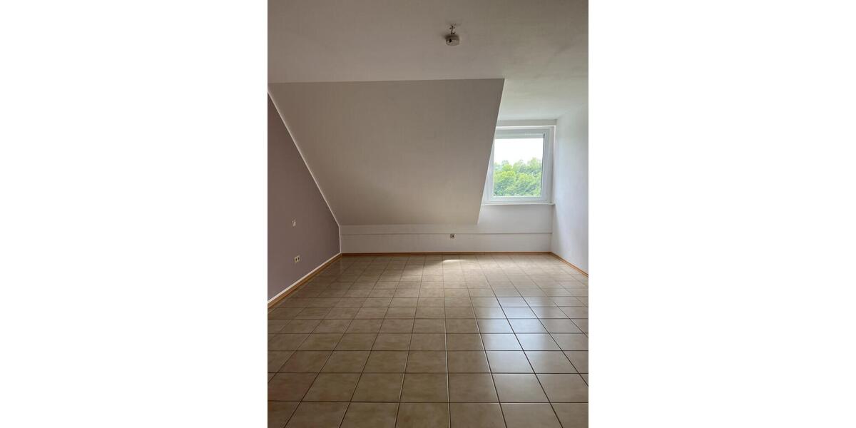 Dachgeschoßwohnung Bitburg - 3 Zimmer, 99 m&sup2;, 950&euro; | Angebot:26420941