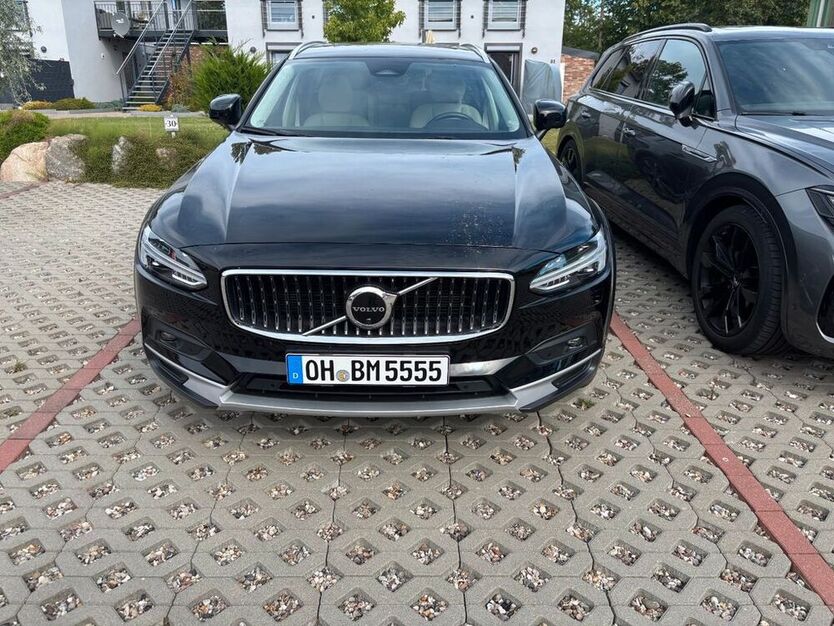 V90 Cross Country