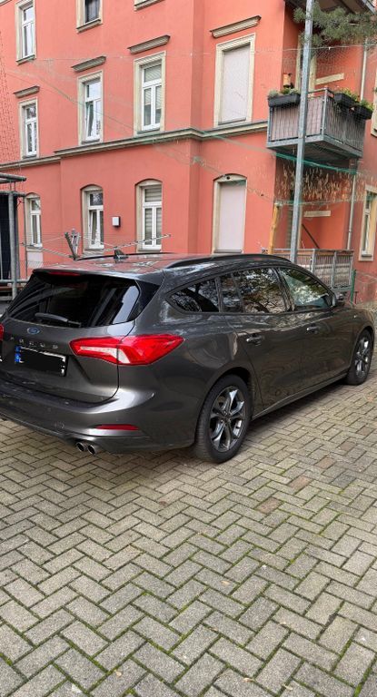 Ford Focus 80.200 km 20.500 € Dresden 01159