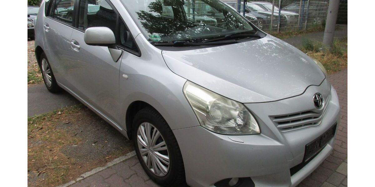 Toyota Verso 222.000 km 5.450 &euro; Berlin 12357