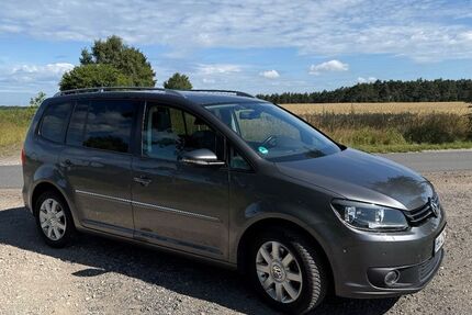 VW Touran 95.300 km 11.500 € Fintel 27389