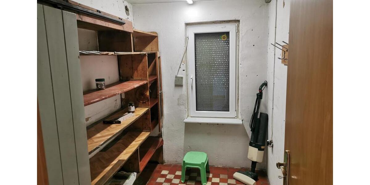 Resthofstelle mit großzügigen Nebengebäuden in Ortsrandlage zimmer