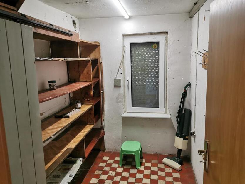 Resthofstelle mit großzügigen Nebengebäuden in Ortsrandlage zimmer