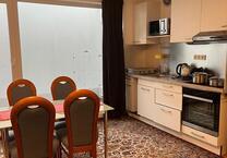 Zwei Zimmer von drei Zimmerwohnung sehr hell