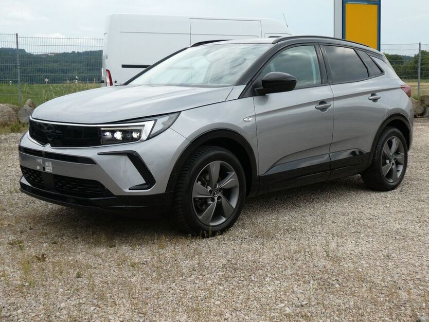 Opel Grandland (X) 39.950 km 24.850 € Oberviechtach 92526