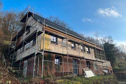 Renovierungsbedürftiges Einfamilienhaus mit 1000qm Grundstück