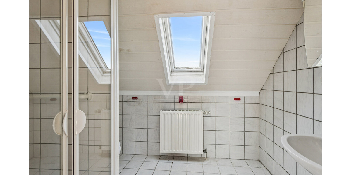 Reihenendhaus mit großem Grundstück, Pool und wohnmobilgeeigneter Doppelgarage - Reihenendhaus Rheine Rheine | Angebot:27165398