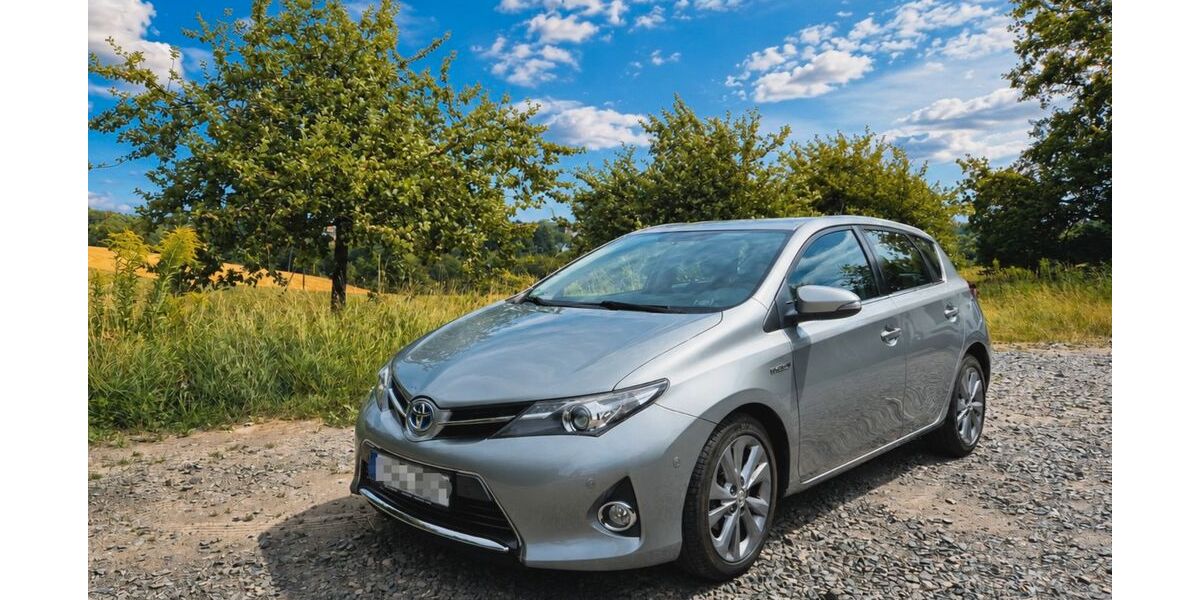 Toyota Auris 102.000 km 12.500 &euro; Pirmasens 66953