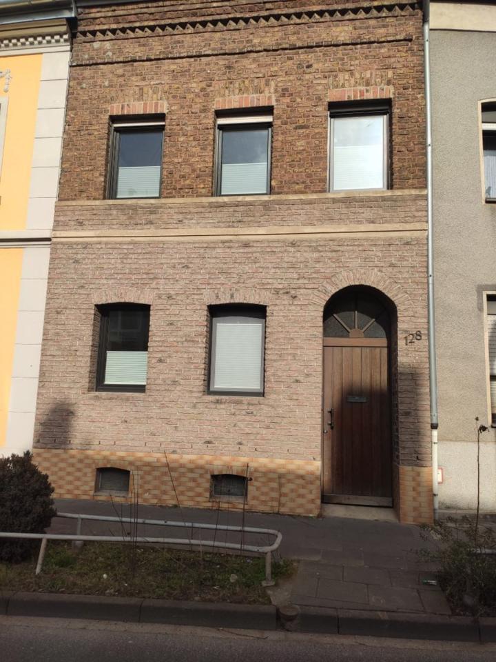 Charmantes Reihenhaus (3,5 Zimmer), Bornheim, für max 3 Personen zimmer