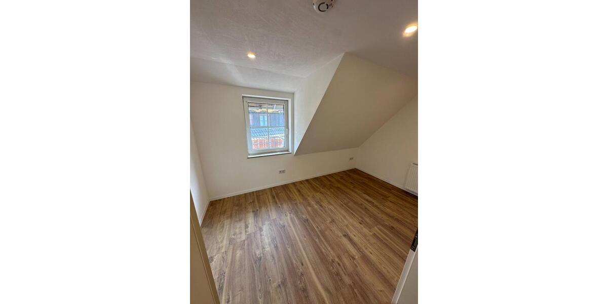 Stilvolle 4,5-Zimmer-Maisonette mit Terrasse ins Grüne zimmer