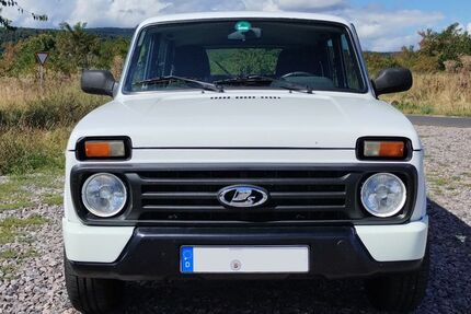 Lada Urban 50.000 km 9.999 &euro; Haßloch 67454