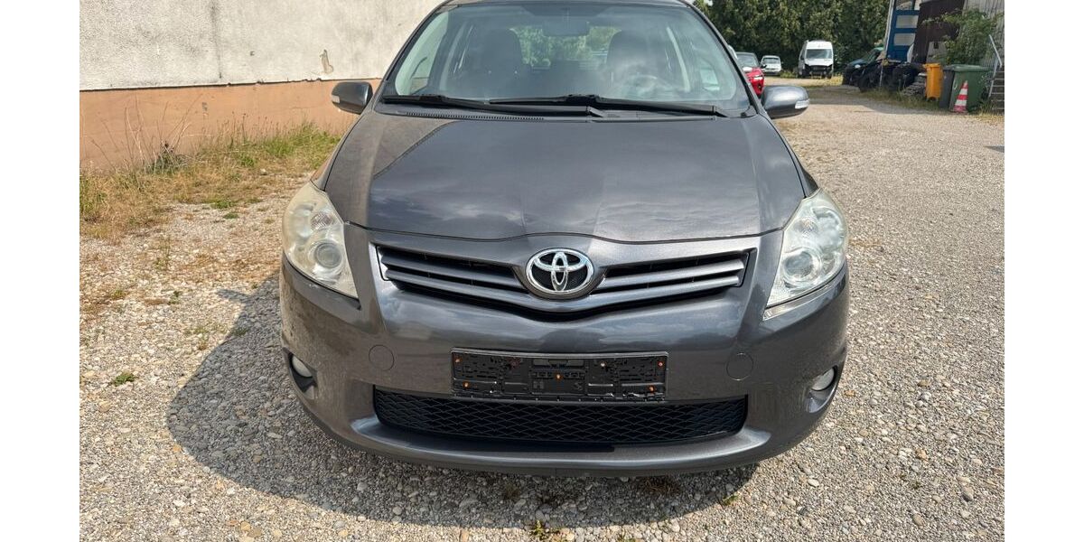 Toyota Auris 149.470 km 4.100 &euro; Augsburg 86167