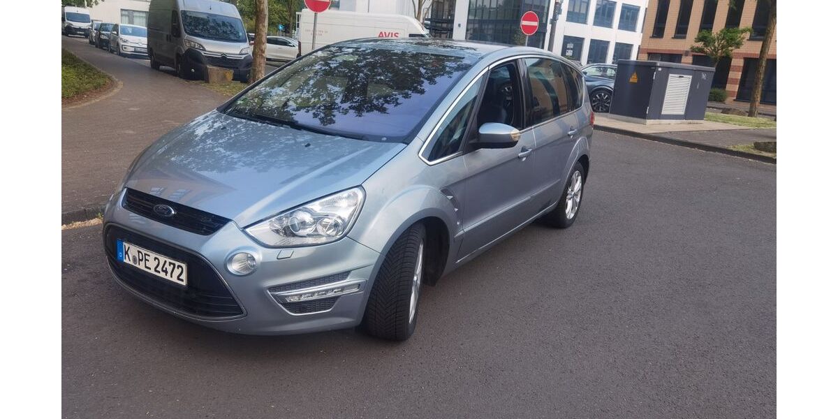 Ford S-Max 245.604 km 7.400 &euro; Köln 51069