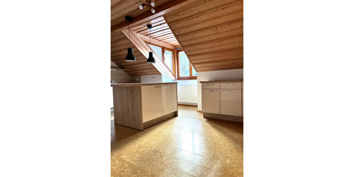 Dachgeschoßwohnung Regensburg Galgenberg - 3 Zimmer, 85 m&sup2;, 750&euro; | Angebot:25293580