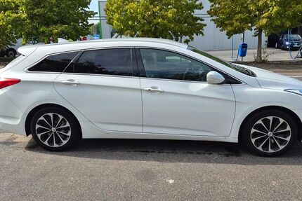 Hyundai i40 165.000 km 5.200 &euro; Dormagen 41541