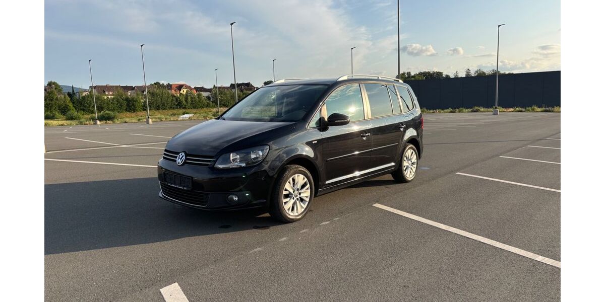 VW Touran 141.000 km 9.499 &euro; Marktredwitz 95615