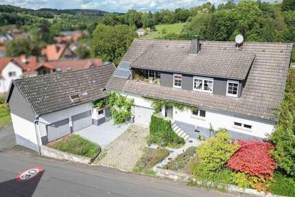 schönes 2 Familienhaus, mit viel Potential, in ruhiger Lage von RinderbügenBüdingen 8 zimmer