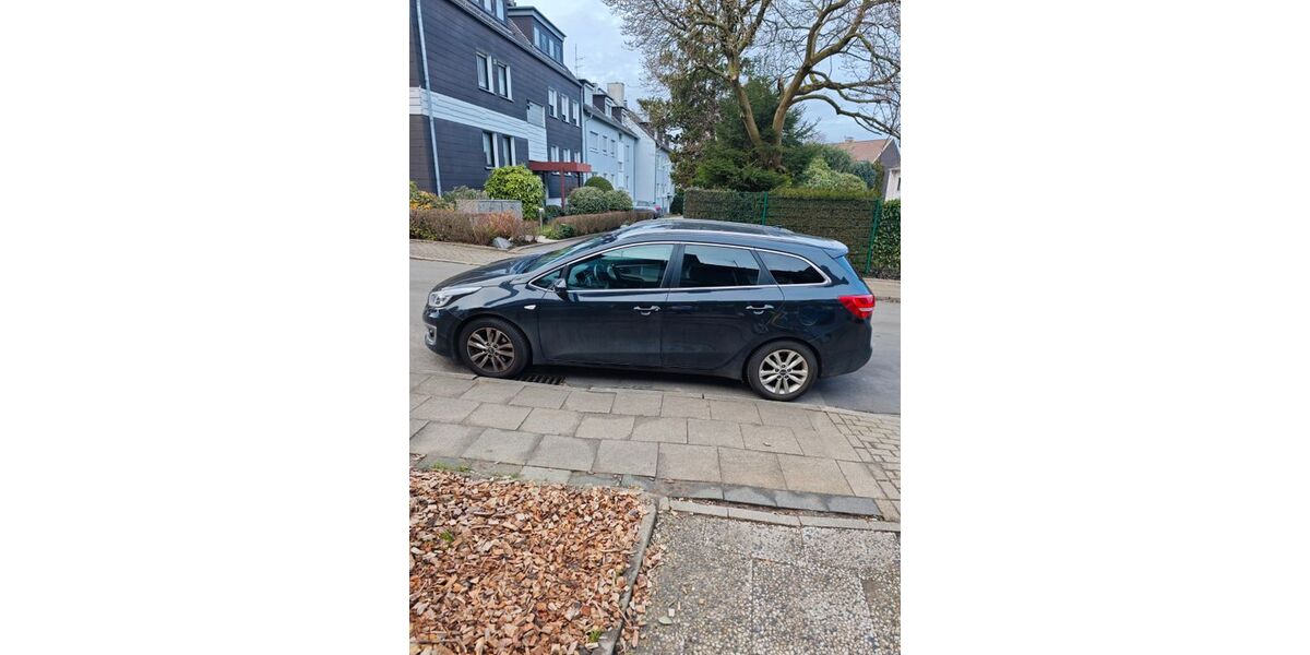Kia ceed Sportswagon 83.000 km 10.600 &euro; Essen 45355