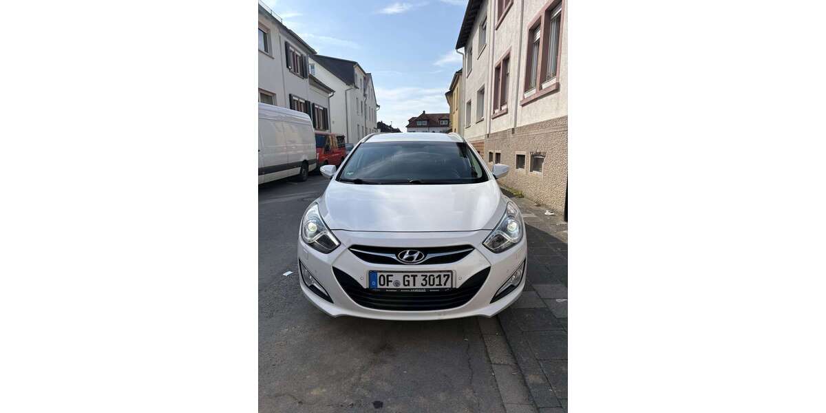 Hyundai i40 243.000 km 6.850 &euro; Offenbach 63073