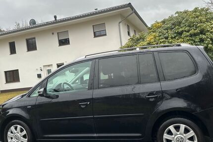 VW Touran 179.700 km 6.900 &euro; Kreuztal 57223