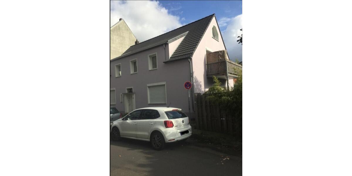 Freistehendes Zweifamilienhaus mit Garten in Düsseldorf Heerdt 8 zimmer