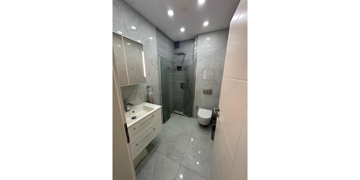 Attraktive 4-Zimmer-Wohnung mit großen Balkon in Krefeld-Cracau 4 zimmer