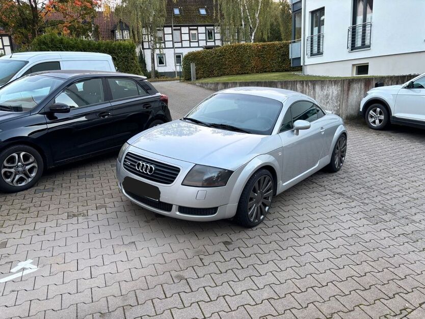 Audi TT 207.800 km 4.900 € Detmold 32760