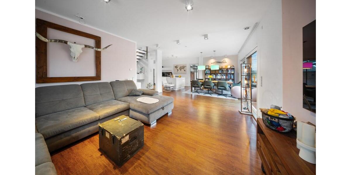 Einfamilienhaus Breiholz - 5 Zimmer, 168 m&sup2;, 2.100&euro; | Angebot:26574576