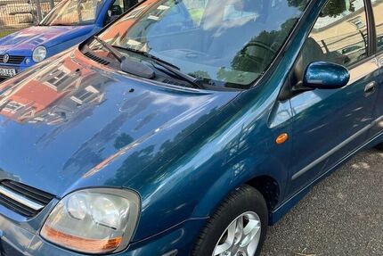 Nissan Almera Tino