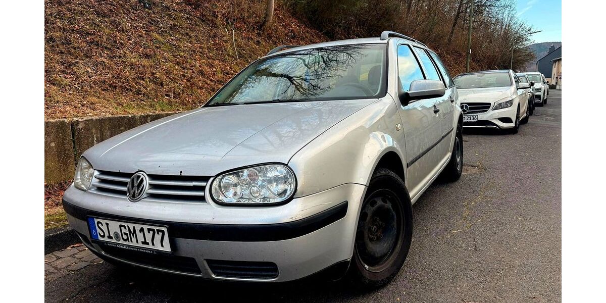 VW Golf 305.000 km 1.800 &euro; Siegen 57074