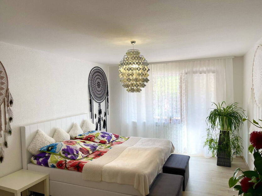 Stilvolle, geräumige und sanierte 4,5-Zimmer-Wohnung mit Balkon und Aussicht auf den Schwarzwald