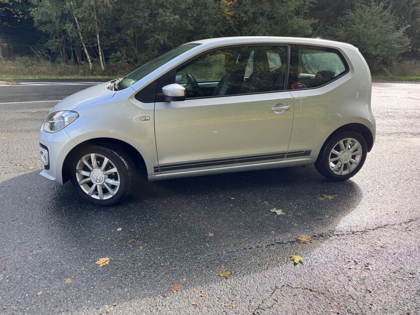VW up! 105.000 km 5.900 € Schmitten 61389