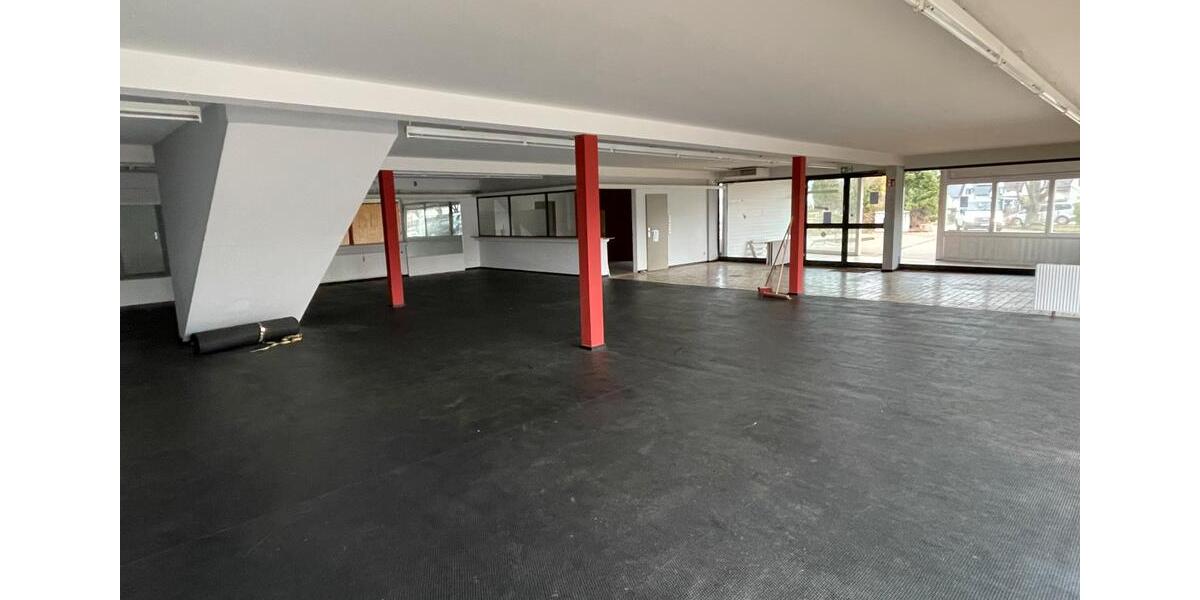 Top Lage: Repräsentative und hochfrequentierte Gewerbeimmobilie zimmer