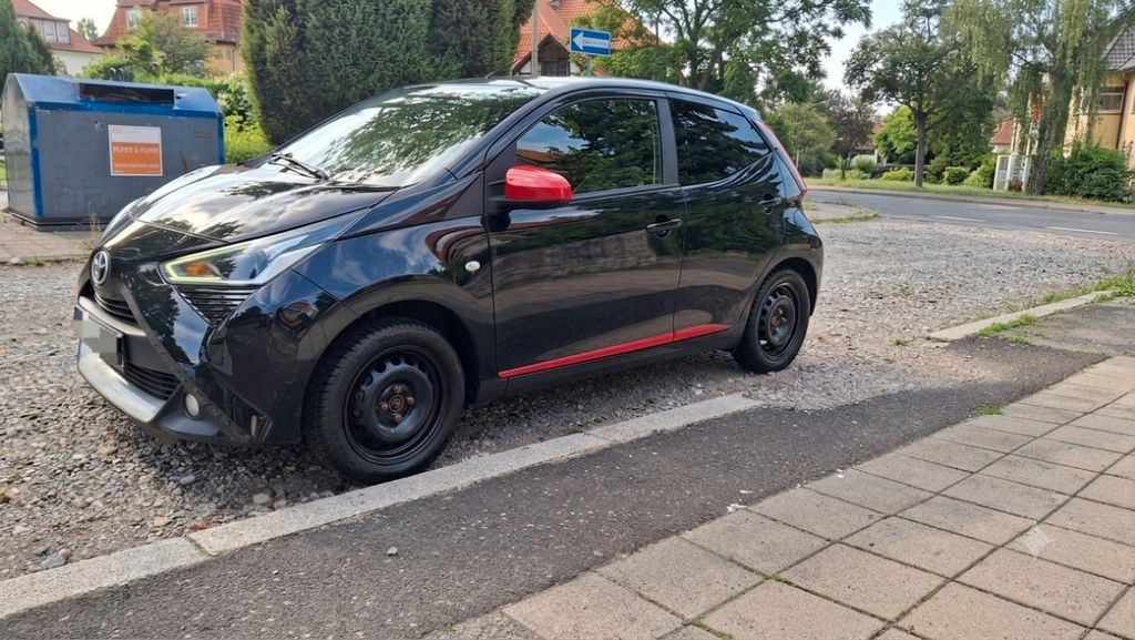 Toyota Aygo (X) 26.060 km 11.100 &euro; Erfurt 99096