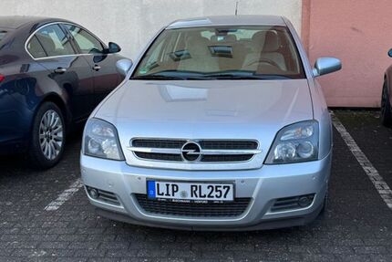 Opel Vectra 207.000 km 1.750 &euro; Schlangen 33189