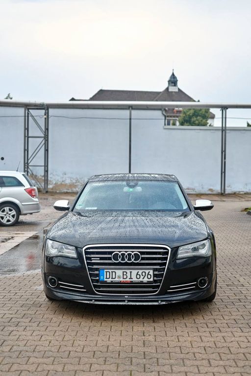Audi A8 220.000 km 20.001 € Dresden 01279