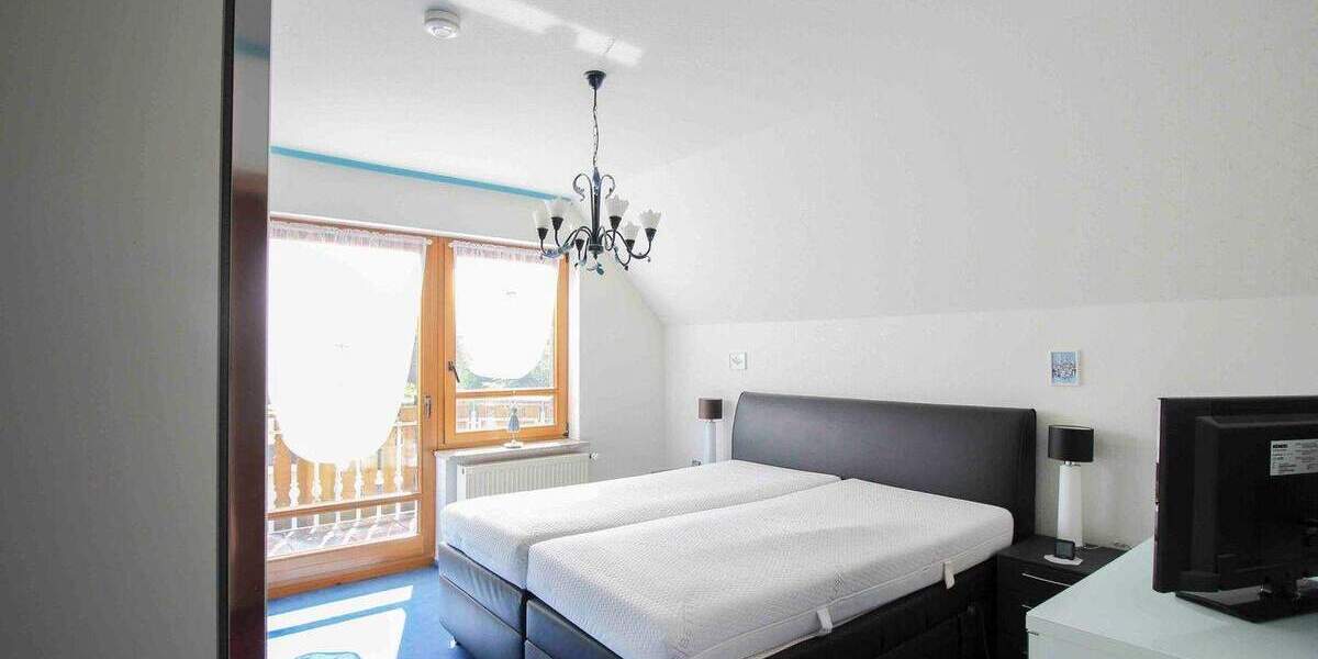 Ein-Zwei- Familienhaus mit großem Grundstück, Sehr Zentral und doch Privat in Luthe 7 zimmer